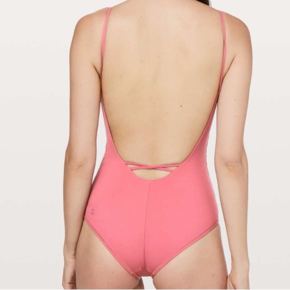 Lululemon Shoreline One Piece Cherry Tint Size 6